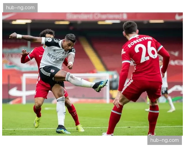 英超战术中边中结合更为频繁 球队注重攻防转换速度提升